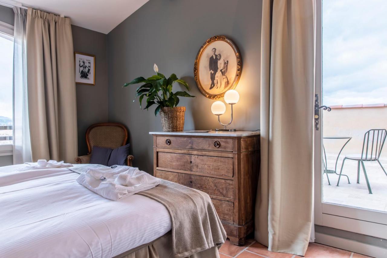Domaine Rabiega - Vineyard And Boutique 4* Draguignan
