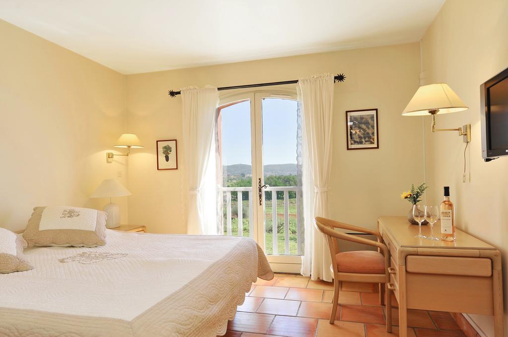 Domaine Rabiega - Vineyard And Boutique 4* Draguignan